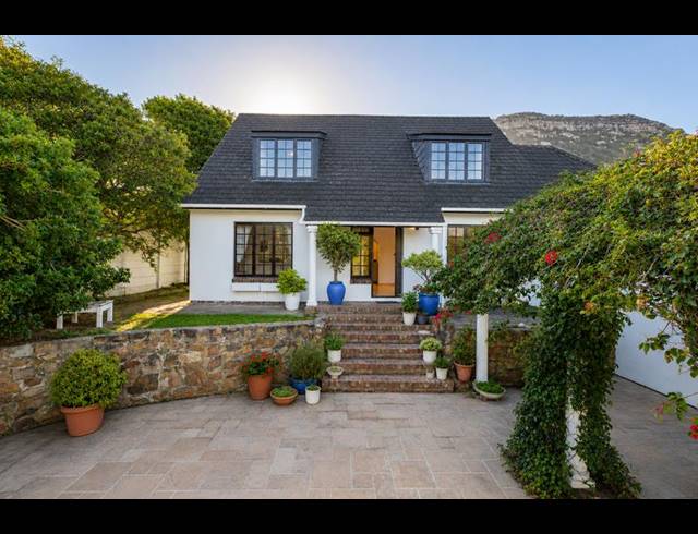 4 BEDROOM HOUSE FOR SALE IN CLOVELLY